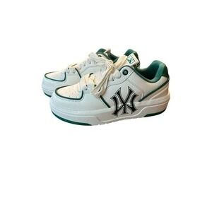 Unisex New York Green And White Tennis Shoes Size 6 Men's 8 Womens US